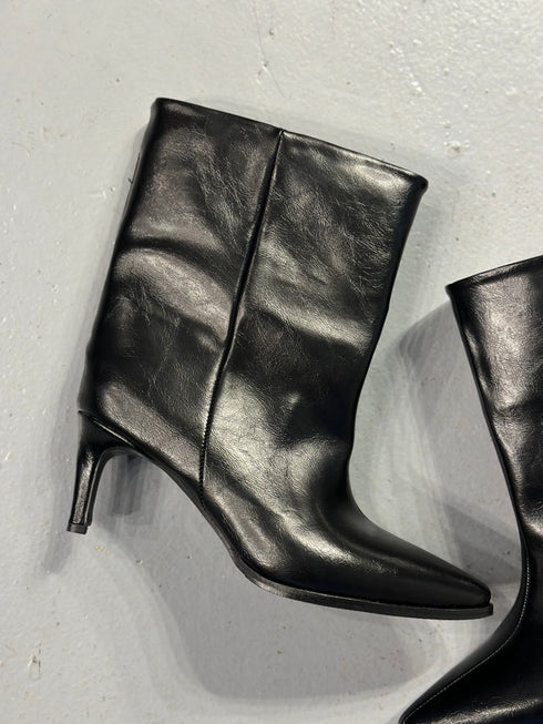 FLATY Siyah XL Geniş Kalıp BOOTIE